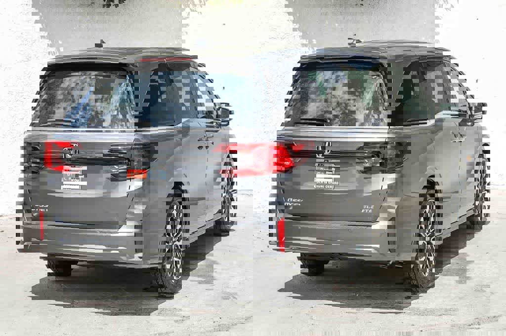 New 2026 Honda Odyssey Elite image 4