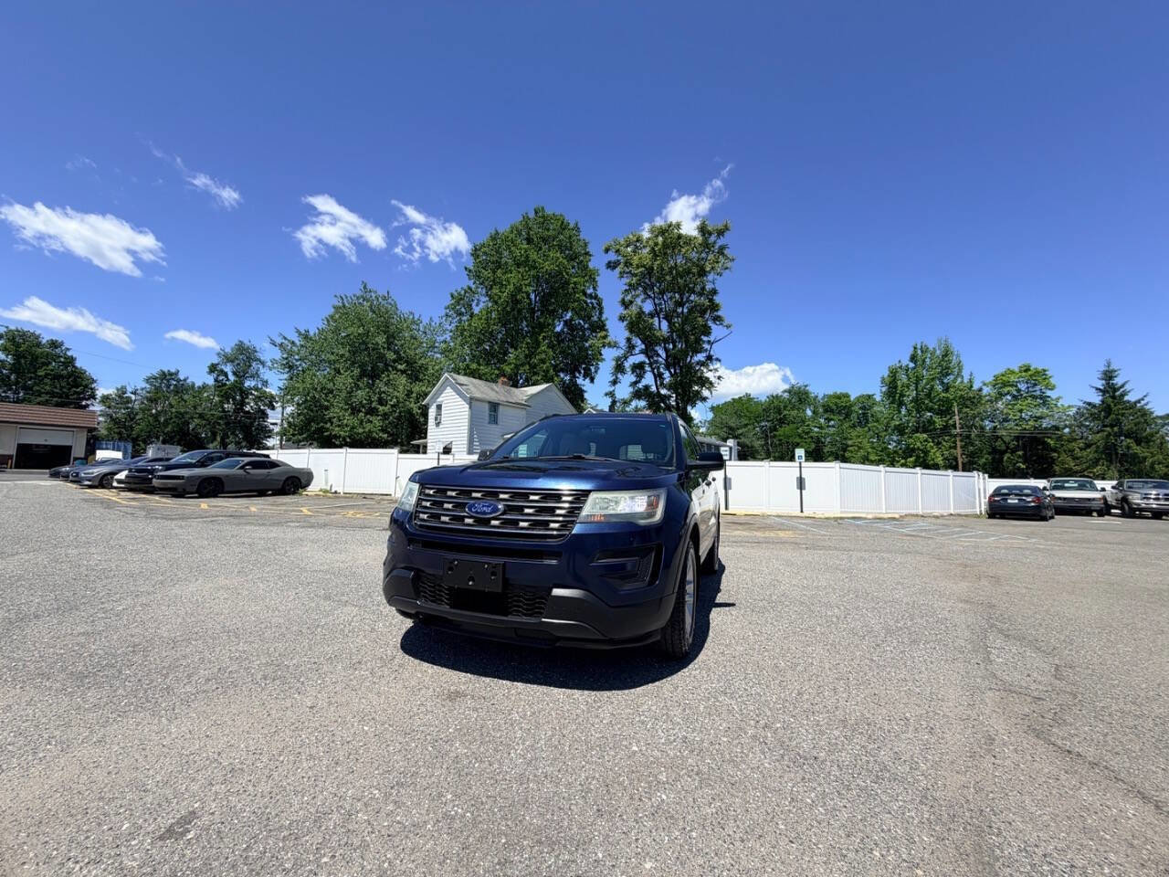 Used 2016 Ford Explorer 4WD image 2