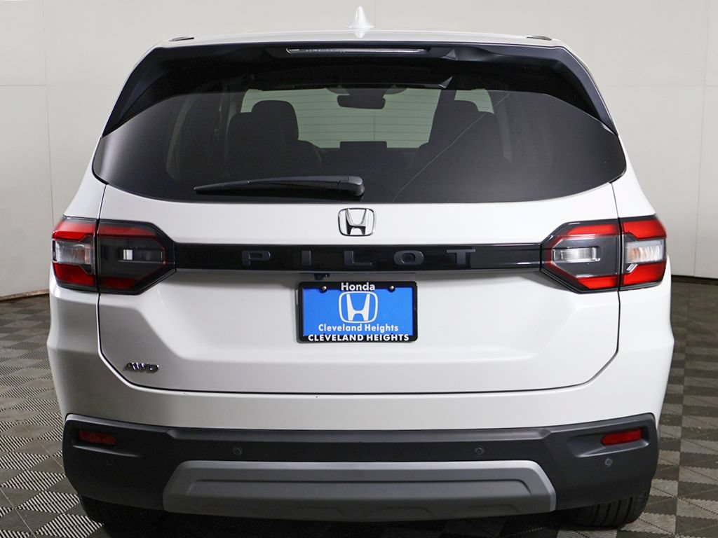 Used 2025 Honda Pilot EX-L image 12