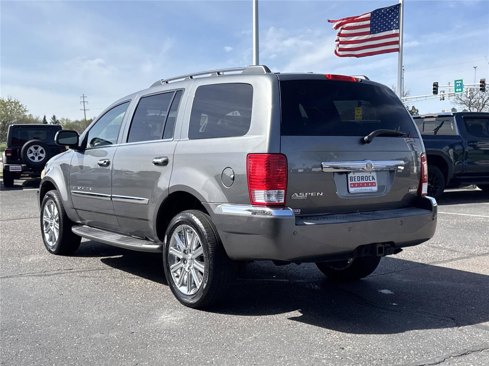 Used 2008 Chrysler Aspen Limited AWD/4WD image 5