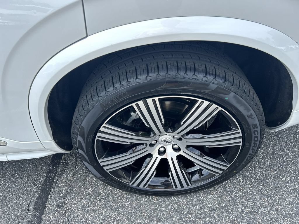 Certified 2023 Volvo XC90 B6 Ultimate w/ Protection Package Premier AWD/4WD image 11