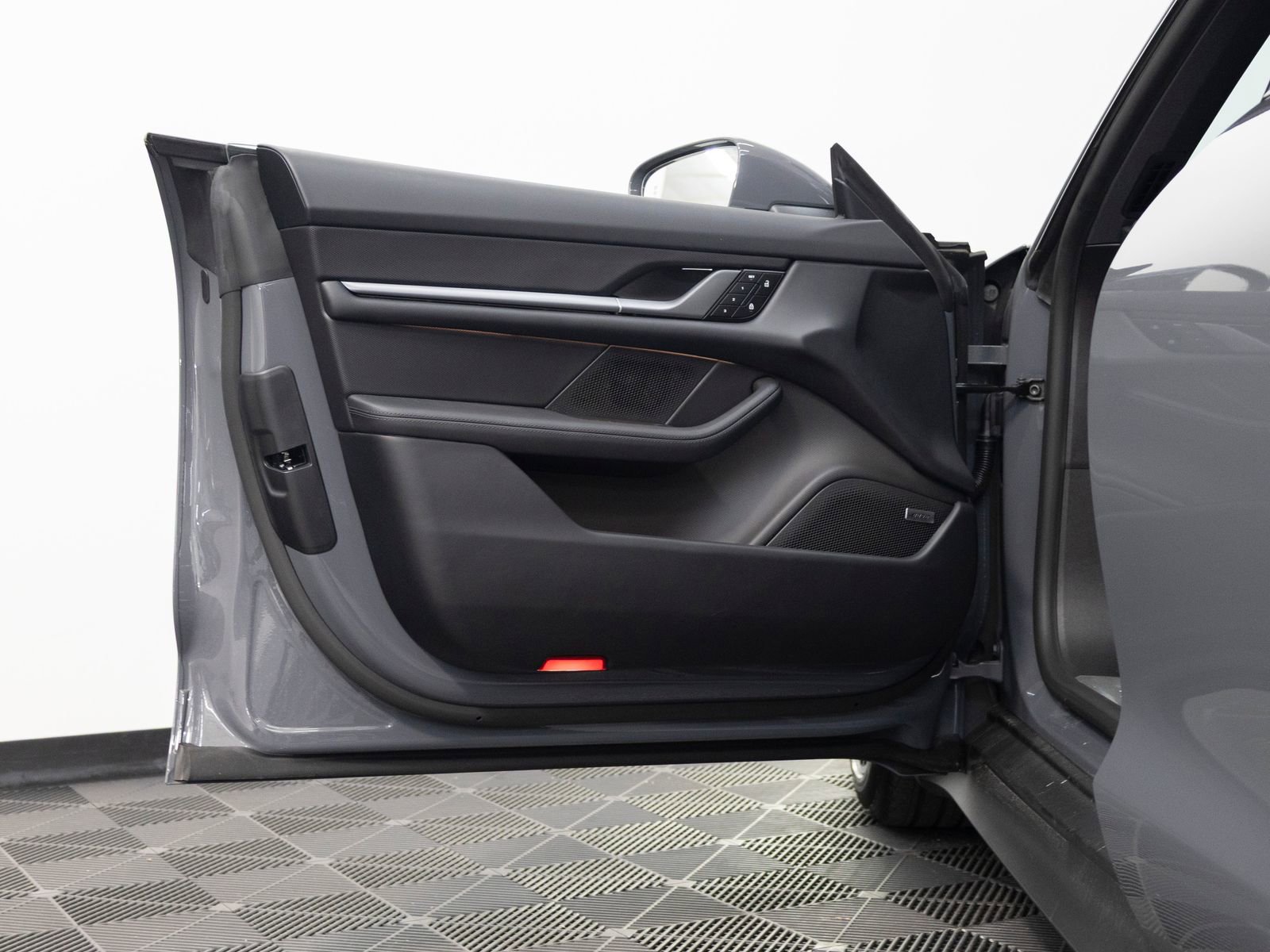 New 2026 Porsche Taycan image 12