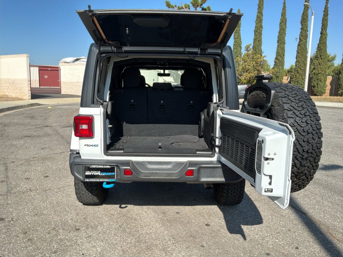 Used 2023 Jeep Wrangler Unlimited Rubicon 4xe AWD/4WD image 22