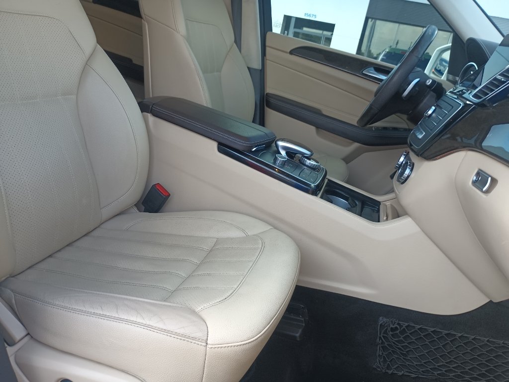 Used 2018 Mercedes-Benz GLS 450 4MATIC image 36