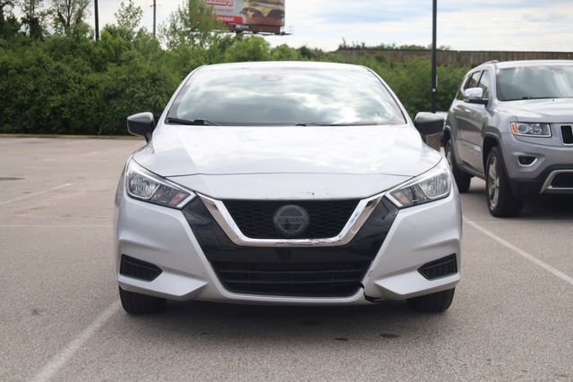 Used 2021 Nissan Versa S FWD image 2