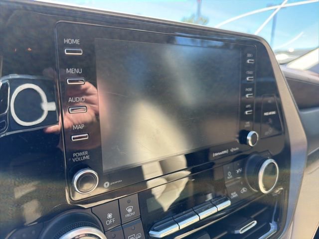 Certified 2021 Toyota Highlander XLE AWD/4WD image 16