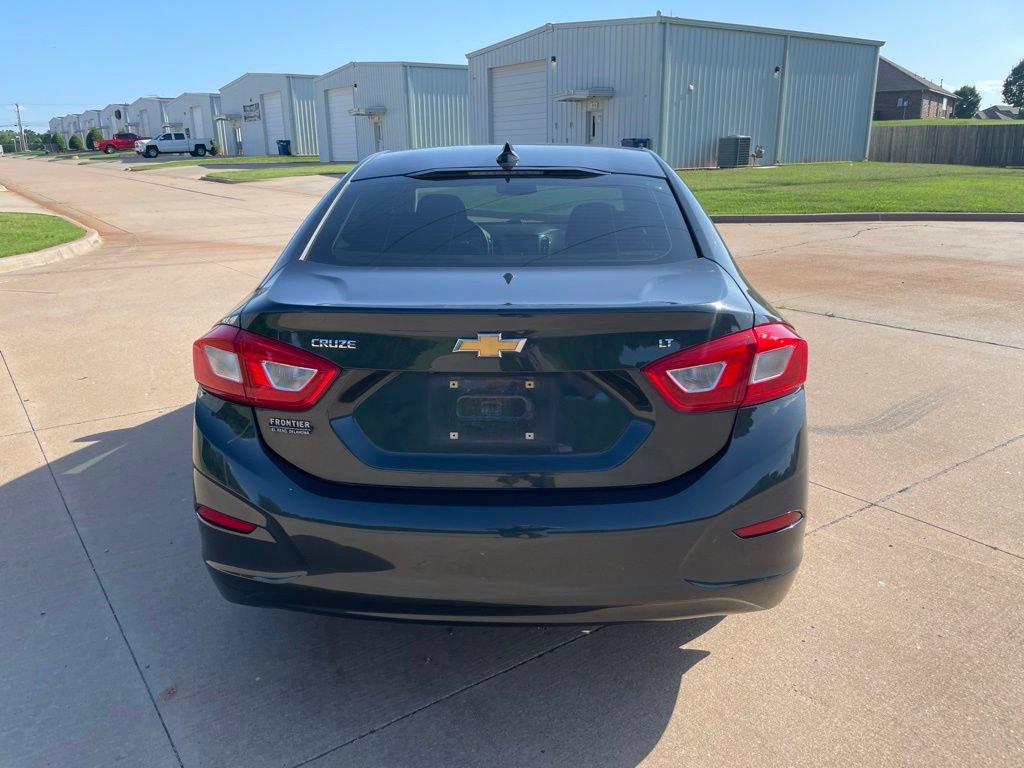 Used 2017 Chevrolet Cruze LT w/ Convenience Package FWD image 6