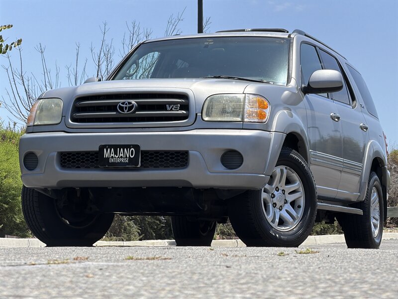Used 2004 Toyota Sequoia SR5 RWD image 2