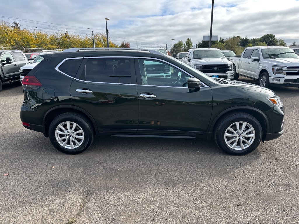 Used 2018 Nissan Rogue SV AWD/4WD image 7