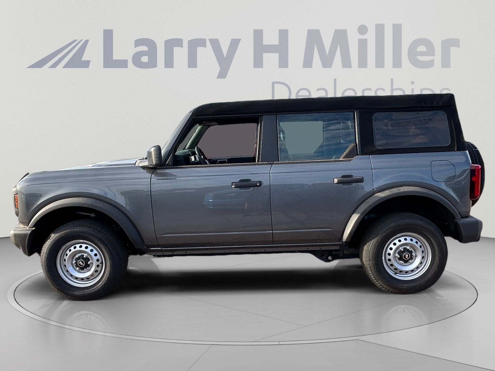 New 2025 Ford Bronco 4-Door AWD/4WD image 2
