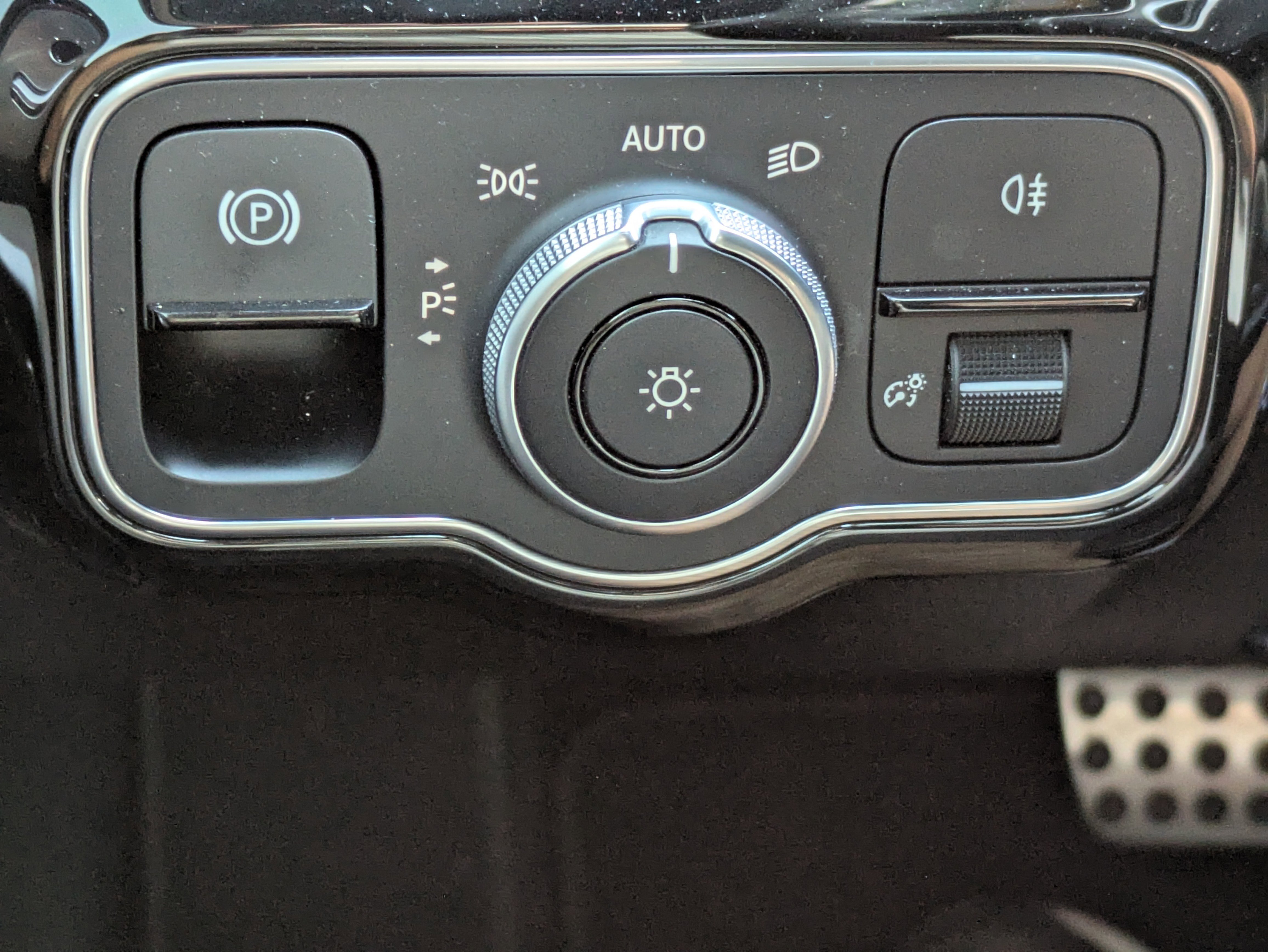 Used 2019 Mercedes-Benz A 220 A 220 4dr Car image 24