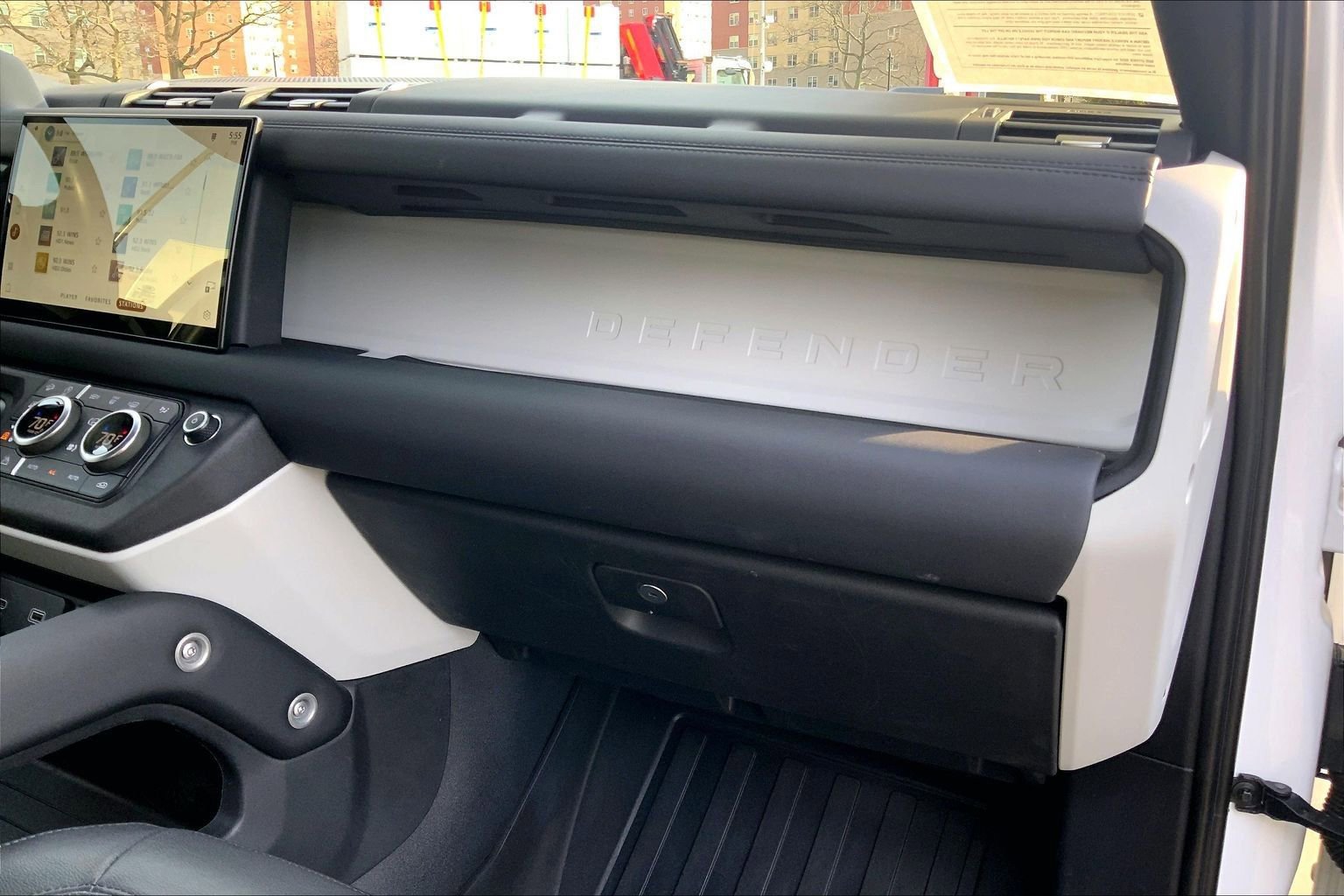 Used 2024 Land Rover Defender 130 S image 18