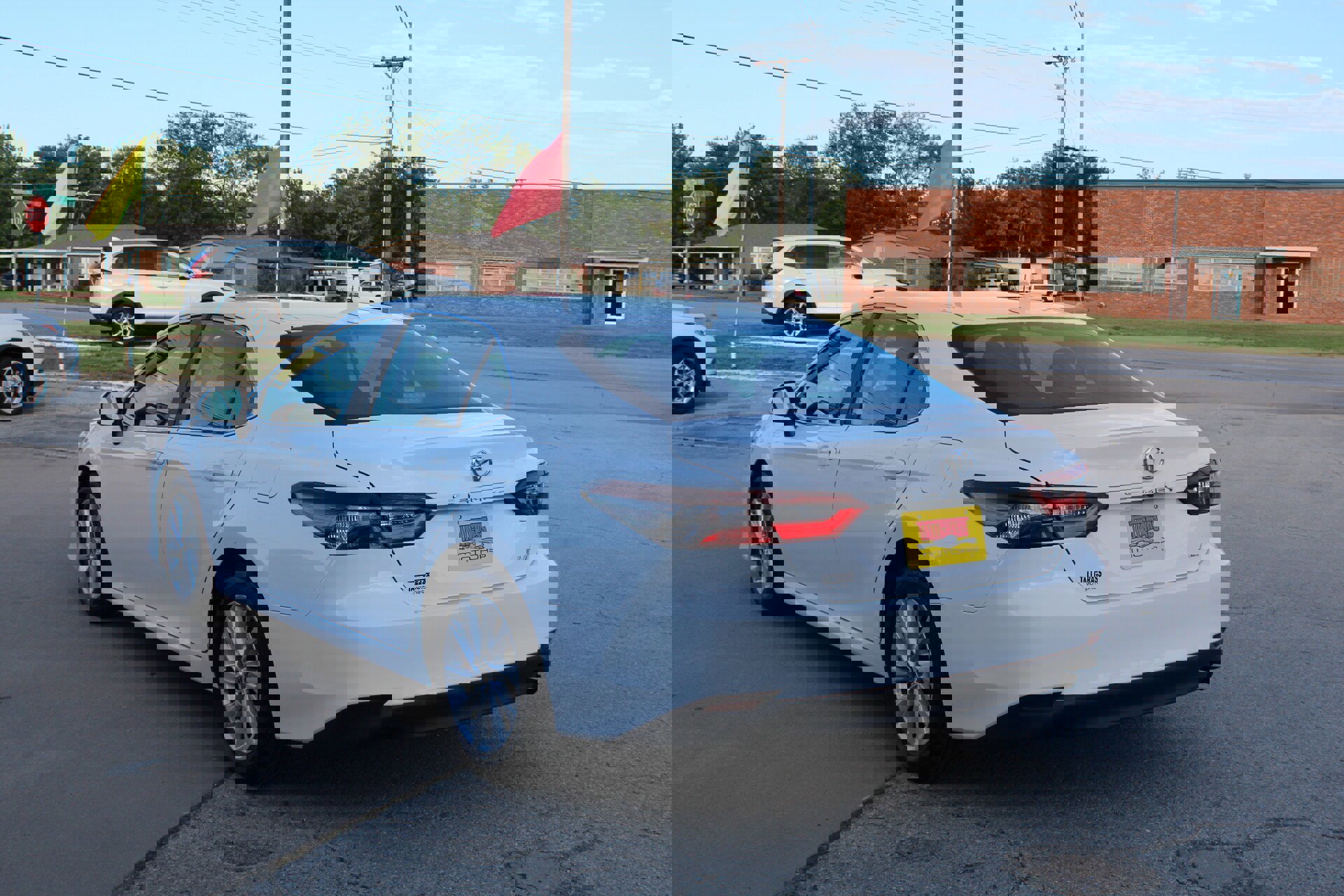 Used 2024 Toyota Camry LE image 7