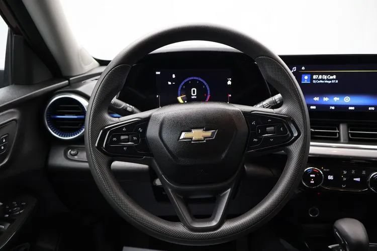 Used 2025 Chevrolet Trax LT FWD image 20