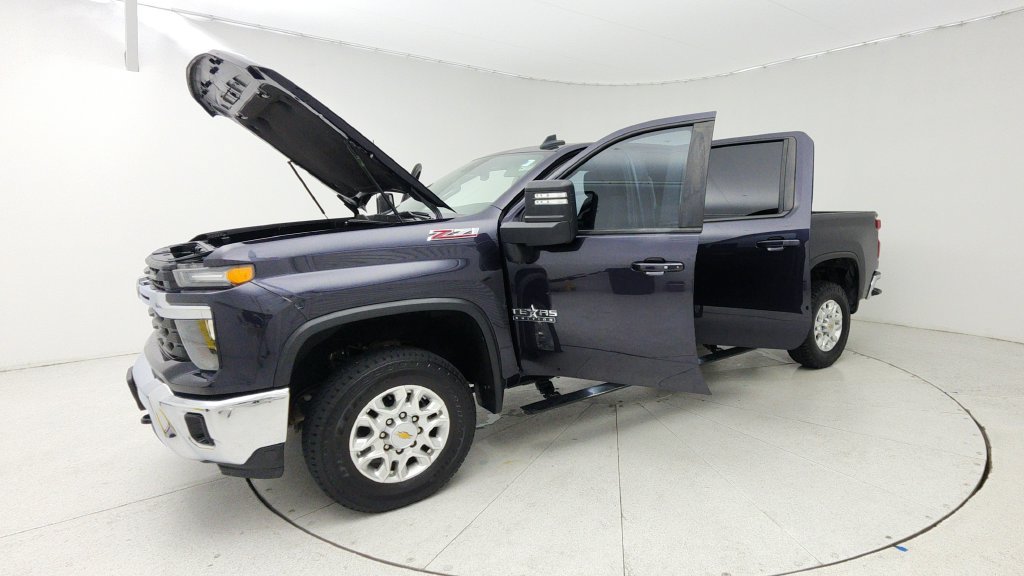 Used 2024 Chevrolet Silverado 2500 LT w/ Texas Edition AWD/4WD image 10