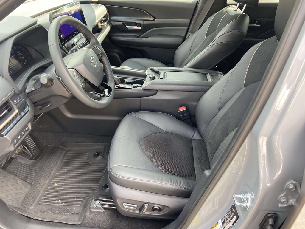 Used 2026 Toyota Grand Highlander AWD Hybrid image 19