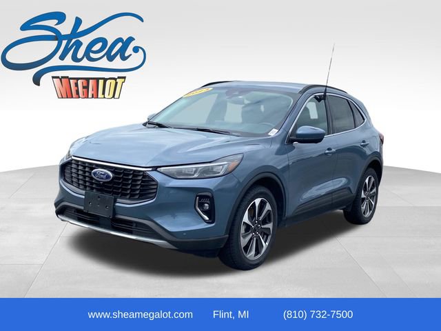 Used 2023 Ford Escape Platinum image 1