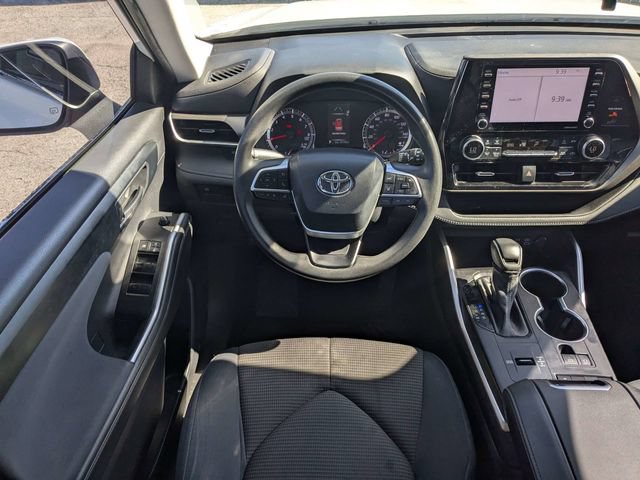 Used 2022 Toyota Highlander L FWD image 14