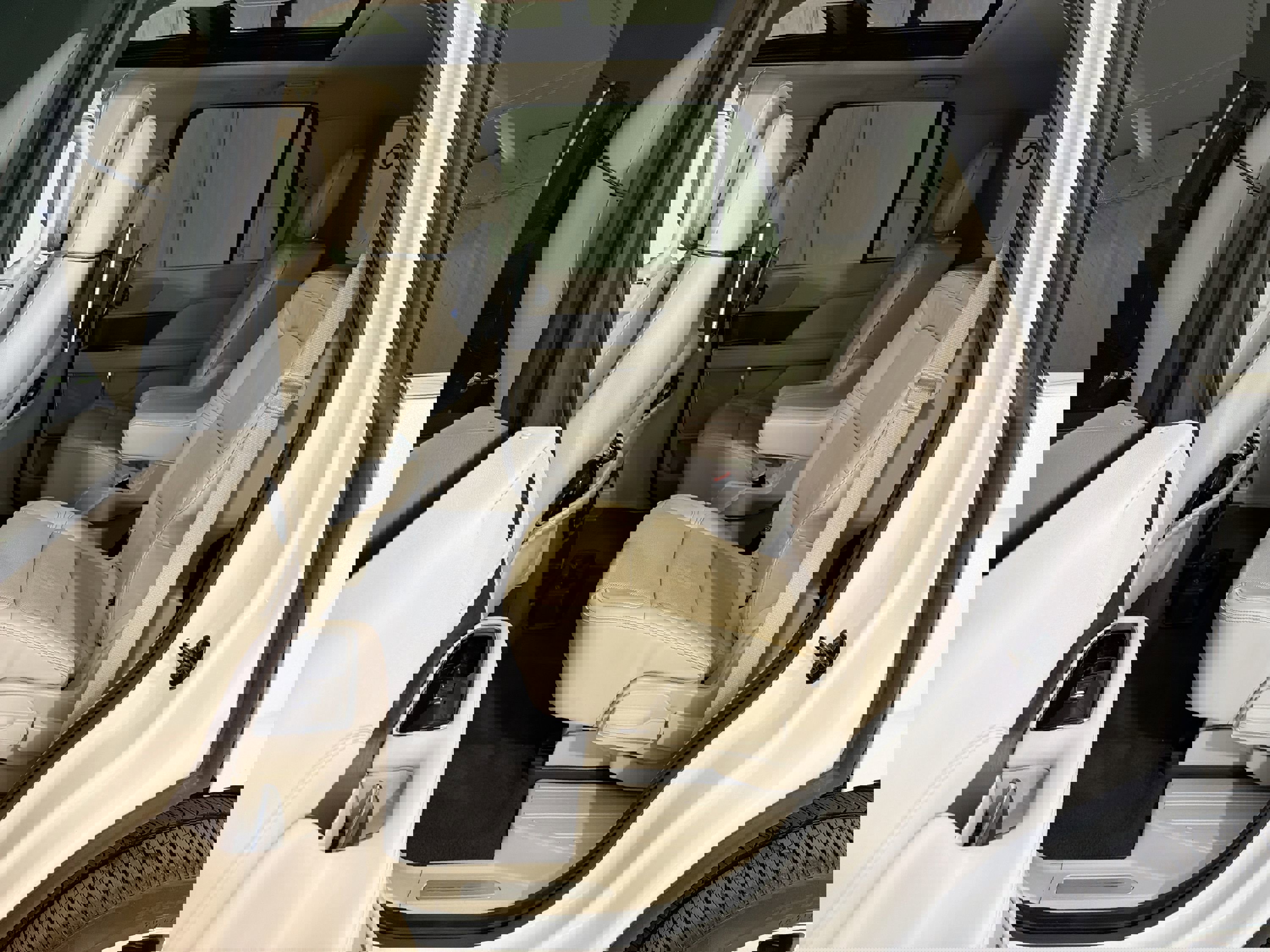 Used 2019 Lincoln Navigator Select w/ Cargo Package image 25