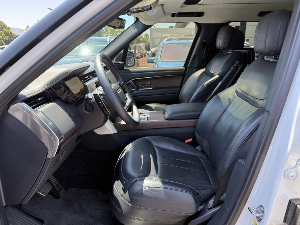 Used 2023 Land Rover Range Rover Autobiography image 10