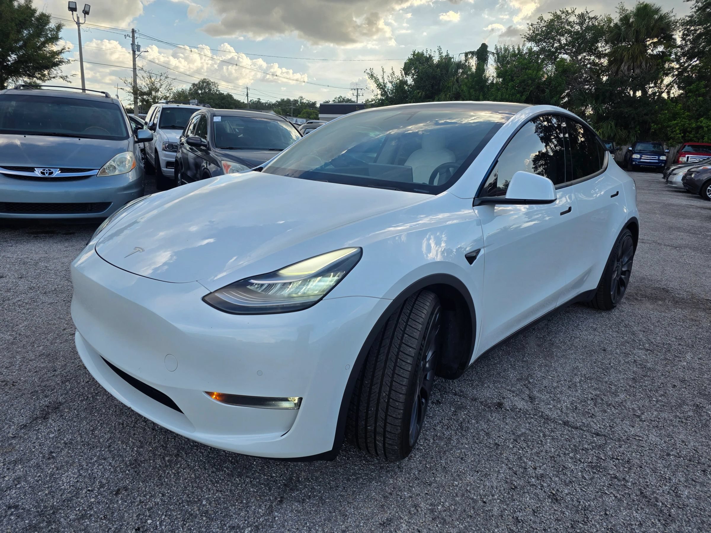 Used 2020 Tesla Model Y Performance AWD/4WD image 3