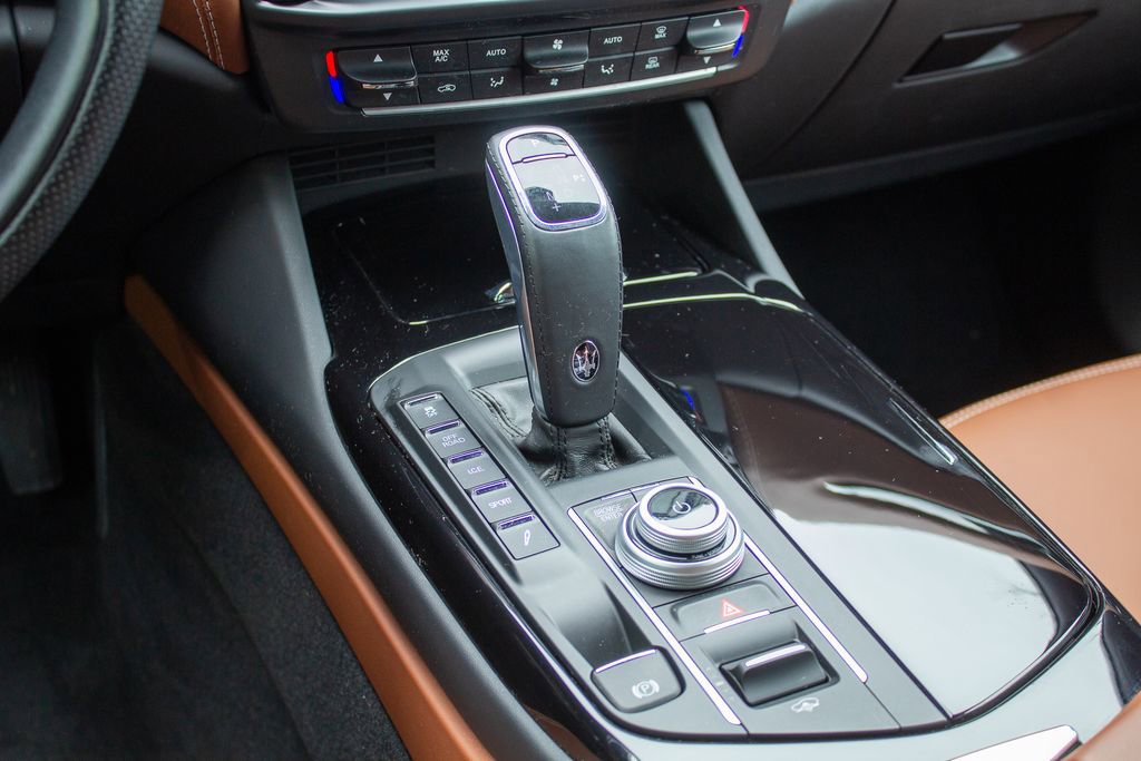 Used 2023 Maserati Levante GT image 19