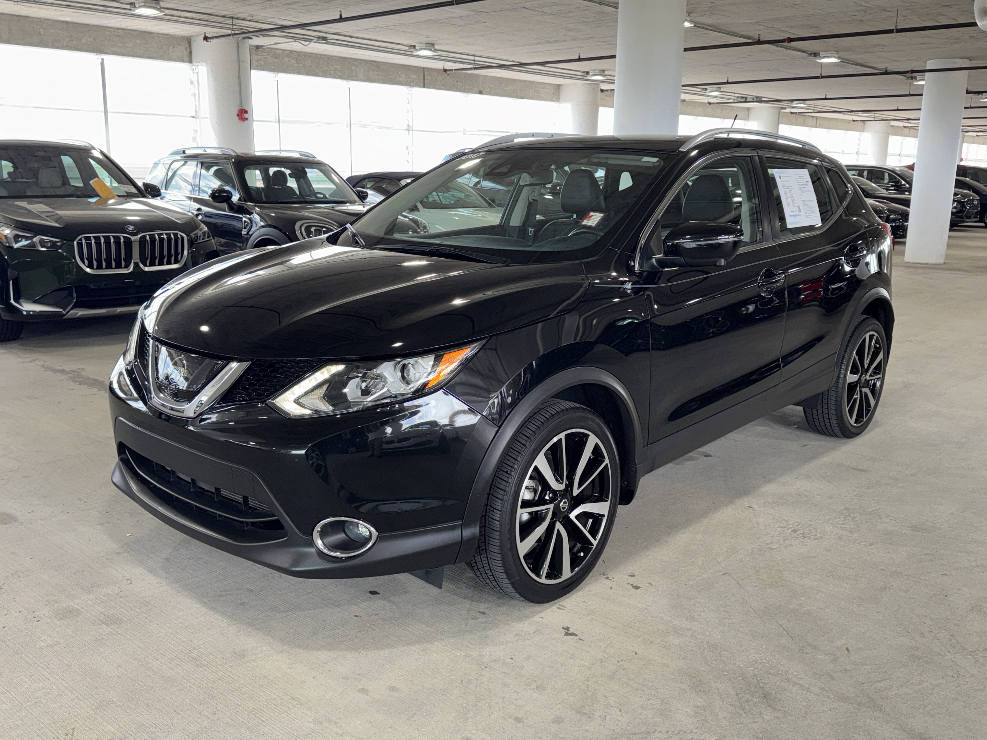 Used 2017 Nissan Rogue Sport SL w/ SL Premium Package FWD image 4
