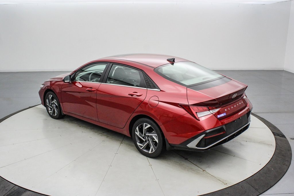 Used 2025 Hyundai Elantra SEL image 6