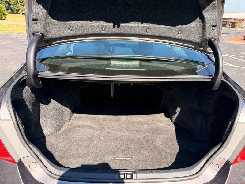 Used 2015 Toyota Camry XLE w/ Moonroof Package FWD image 21