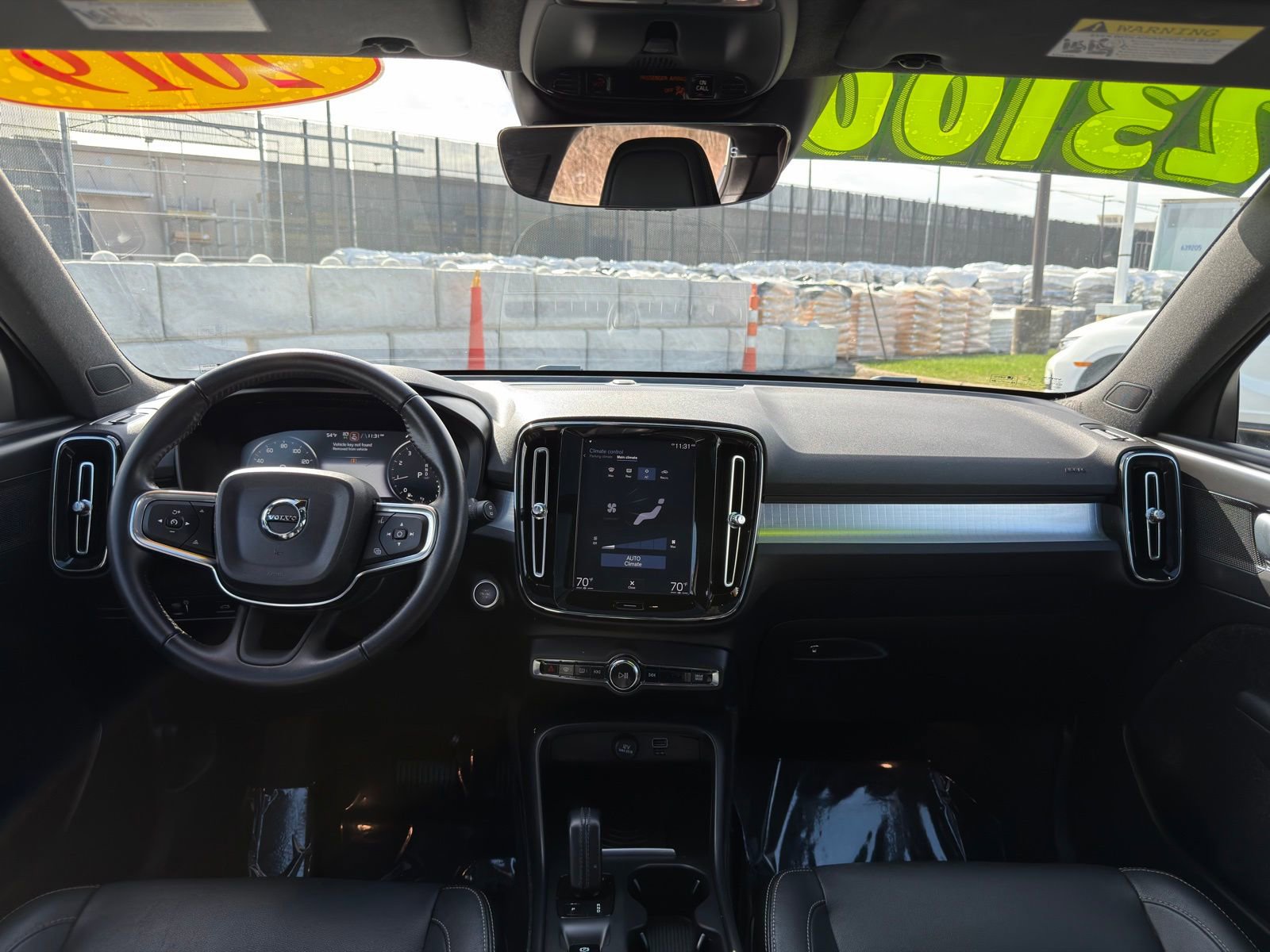 Used 2019 Volvo XC40 T4 Momentum image 31