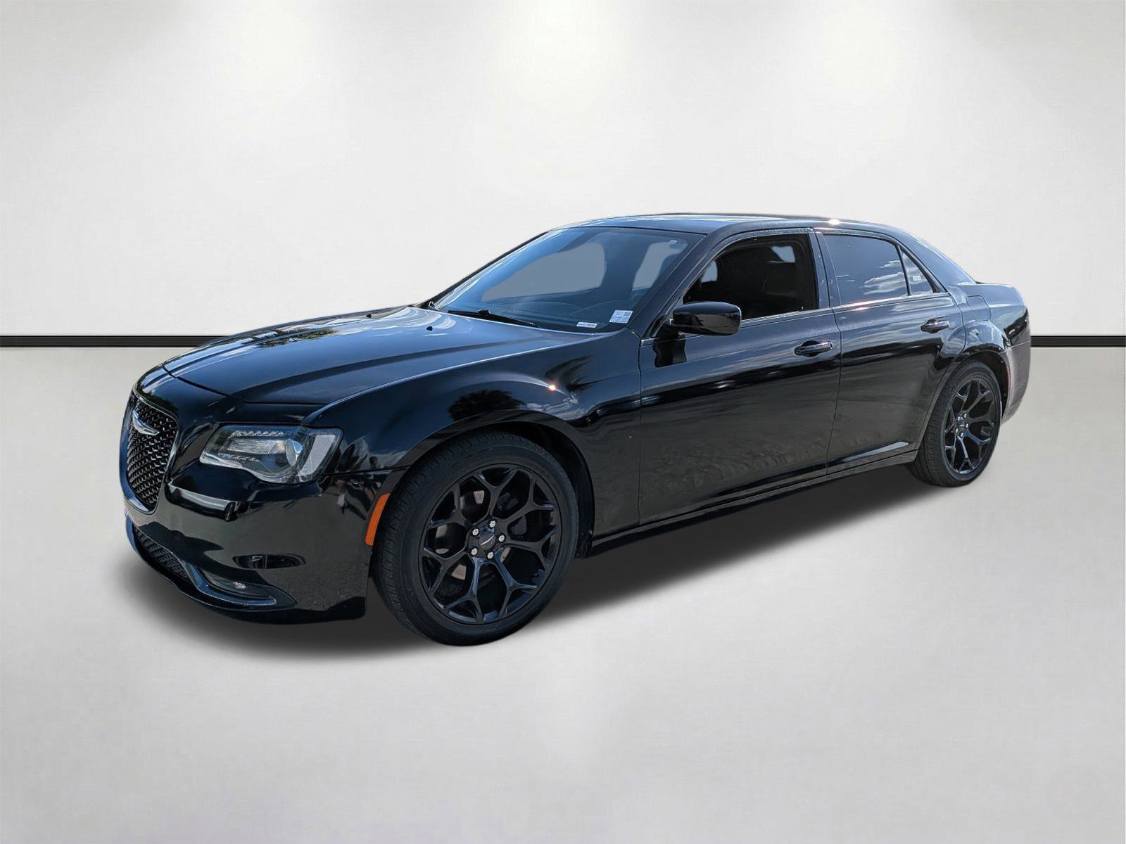 Used 2019 Chrysler 300 S image 8