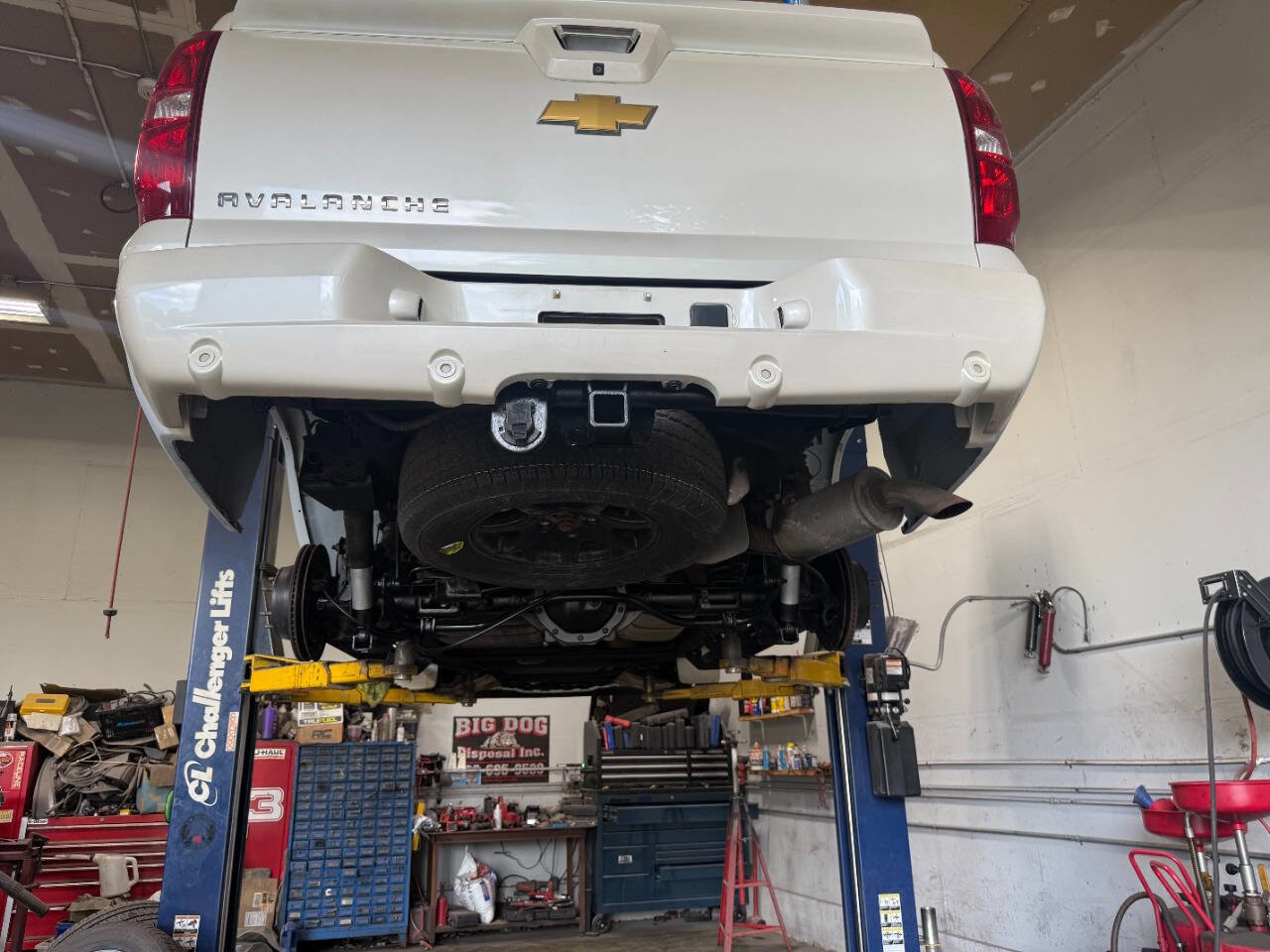 Used 2013 Chevrolet Avalanche LTZ AWD/4WD image 22