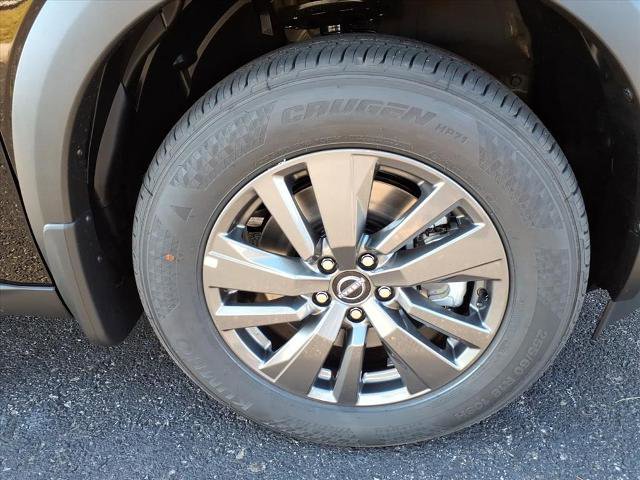 Certified 2025 Nissan Pathfinder SV image 3