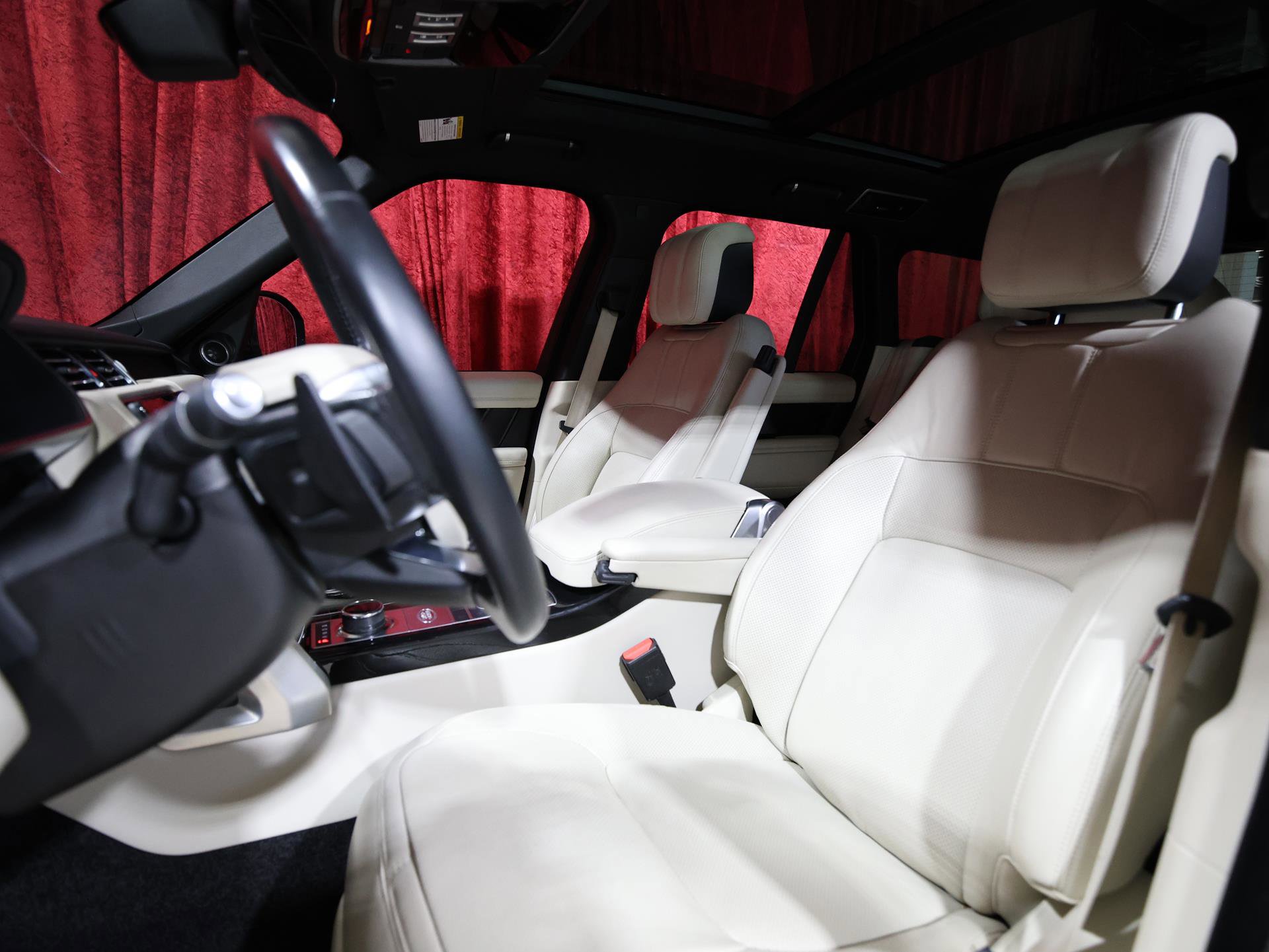 Used 2020 Land Rover Range Rover HSE AWD/4WD image 13