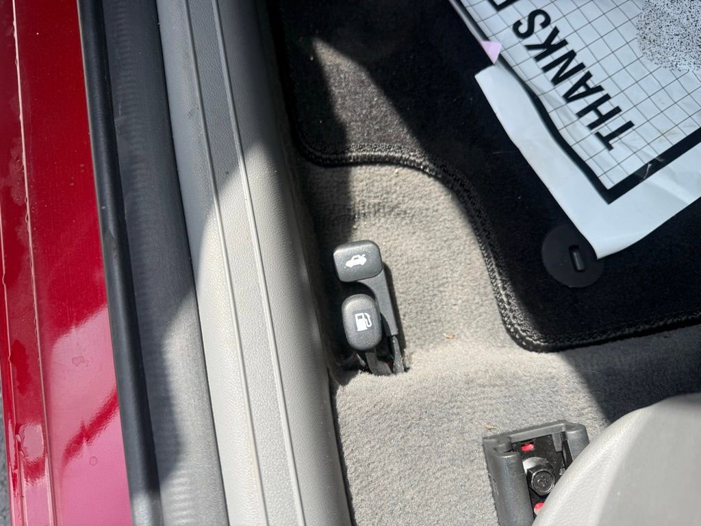 Used 2025 Hyundai Elantra Sport FWD image 15