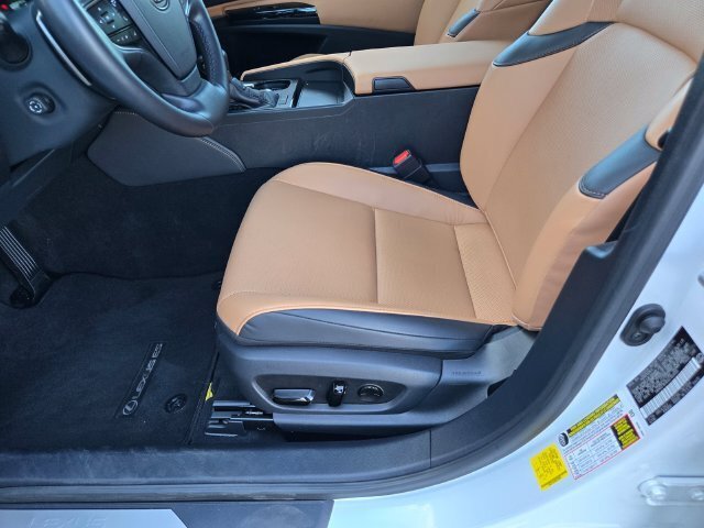 Used 2025 Lexus ES 350 w/ Premium Package FWD image 19