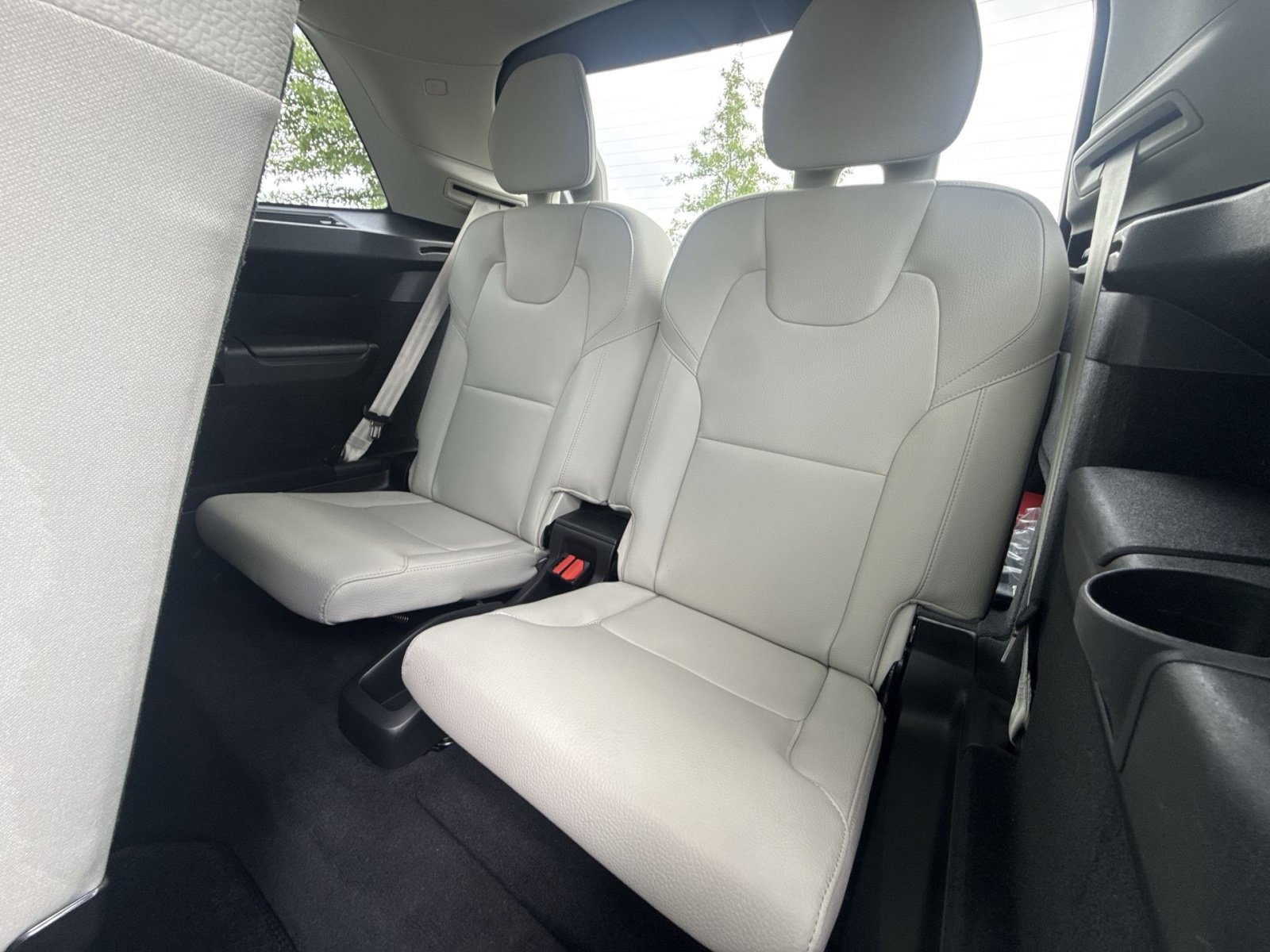 Used 2024 Volvo XC90 T8 Plus AWD/4WD image 26