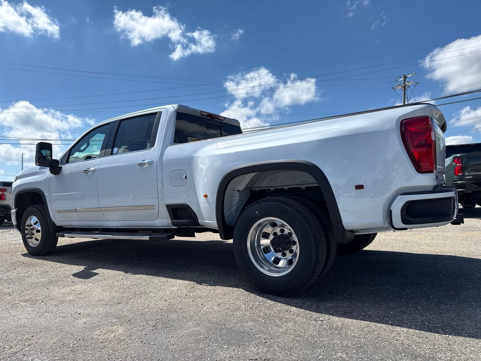 New 2026 Chevrolet Silverado 3500 High Country w/ High Country Premium Package AWD/4WD image 4