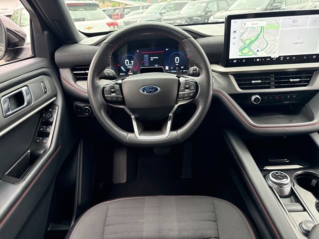 Used 2025 Ford Explorer ST-Line w/ ST-Line Street Pack AWD/4WD image 13