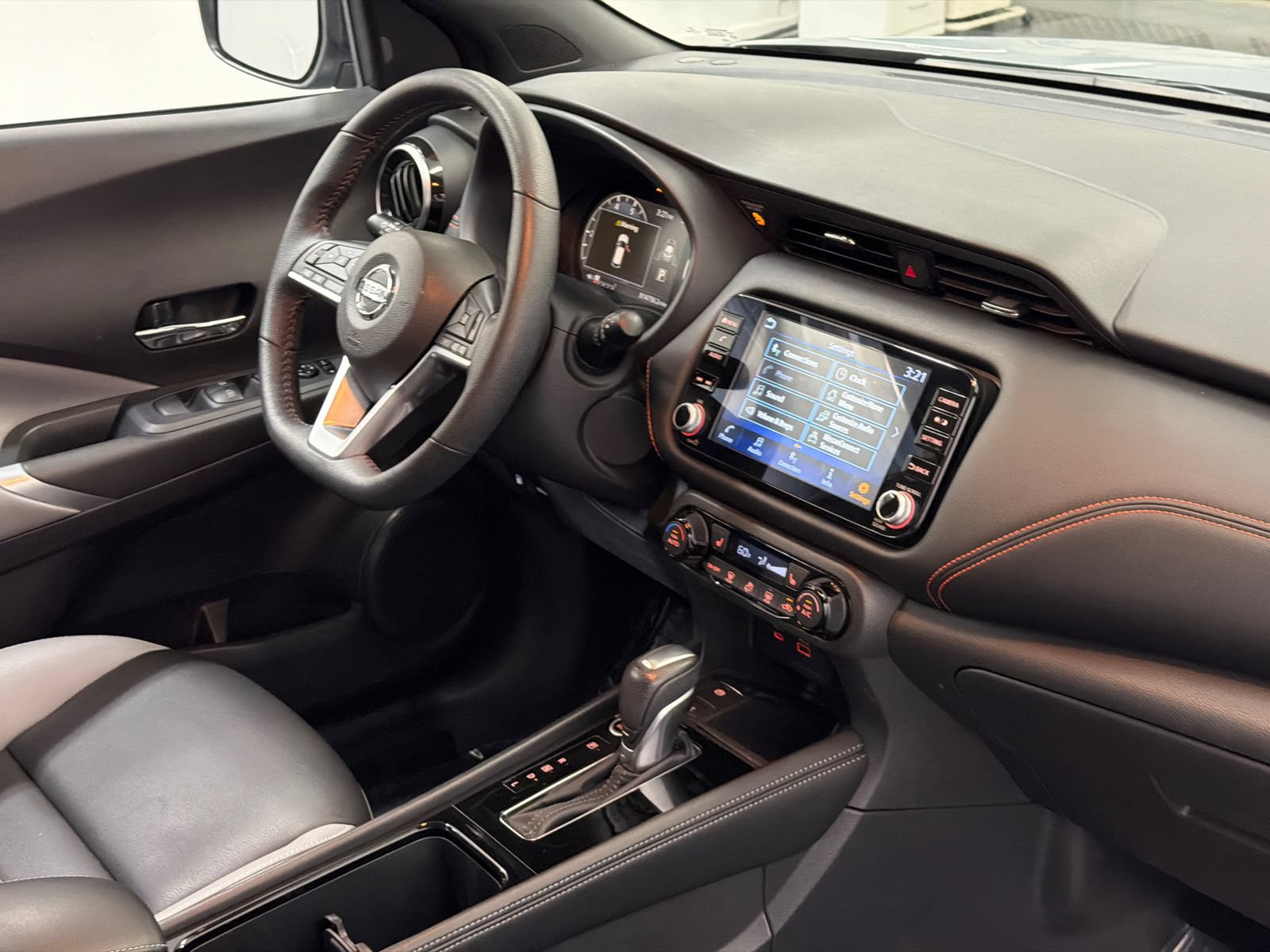 Used 2021 Nissan Kicks SR w/ SR Premium Package FWD image 10