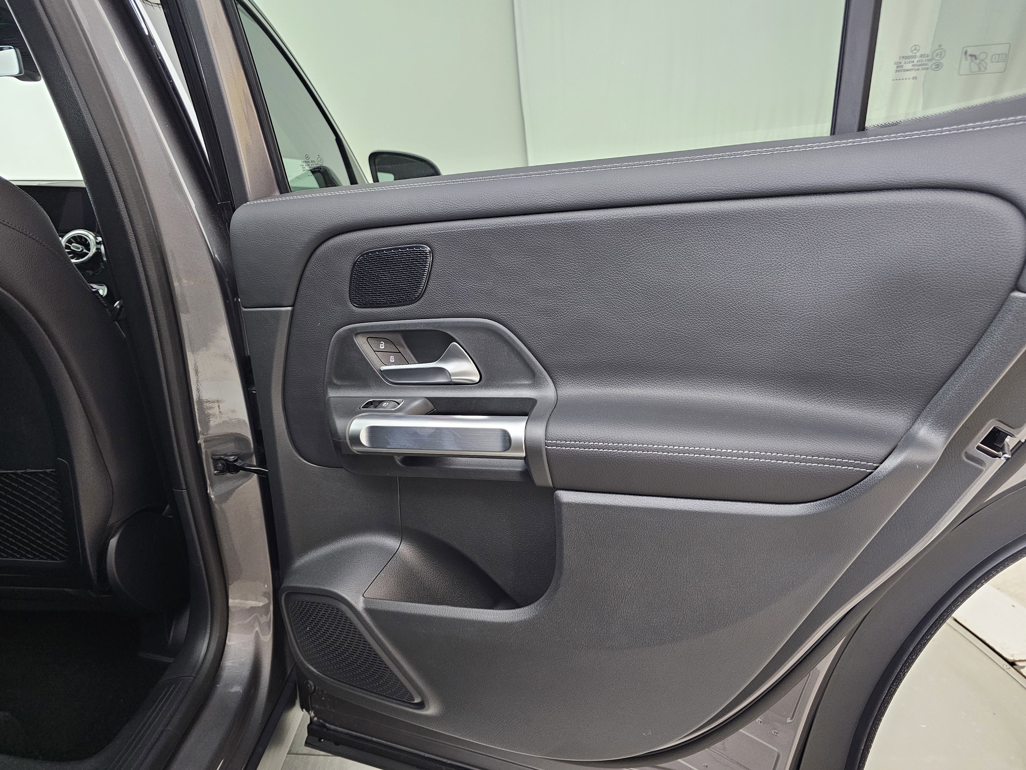 New 2026 Mercedes-Benz GLB 250 4MATIC image 35