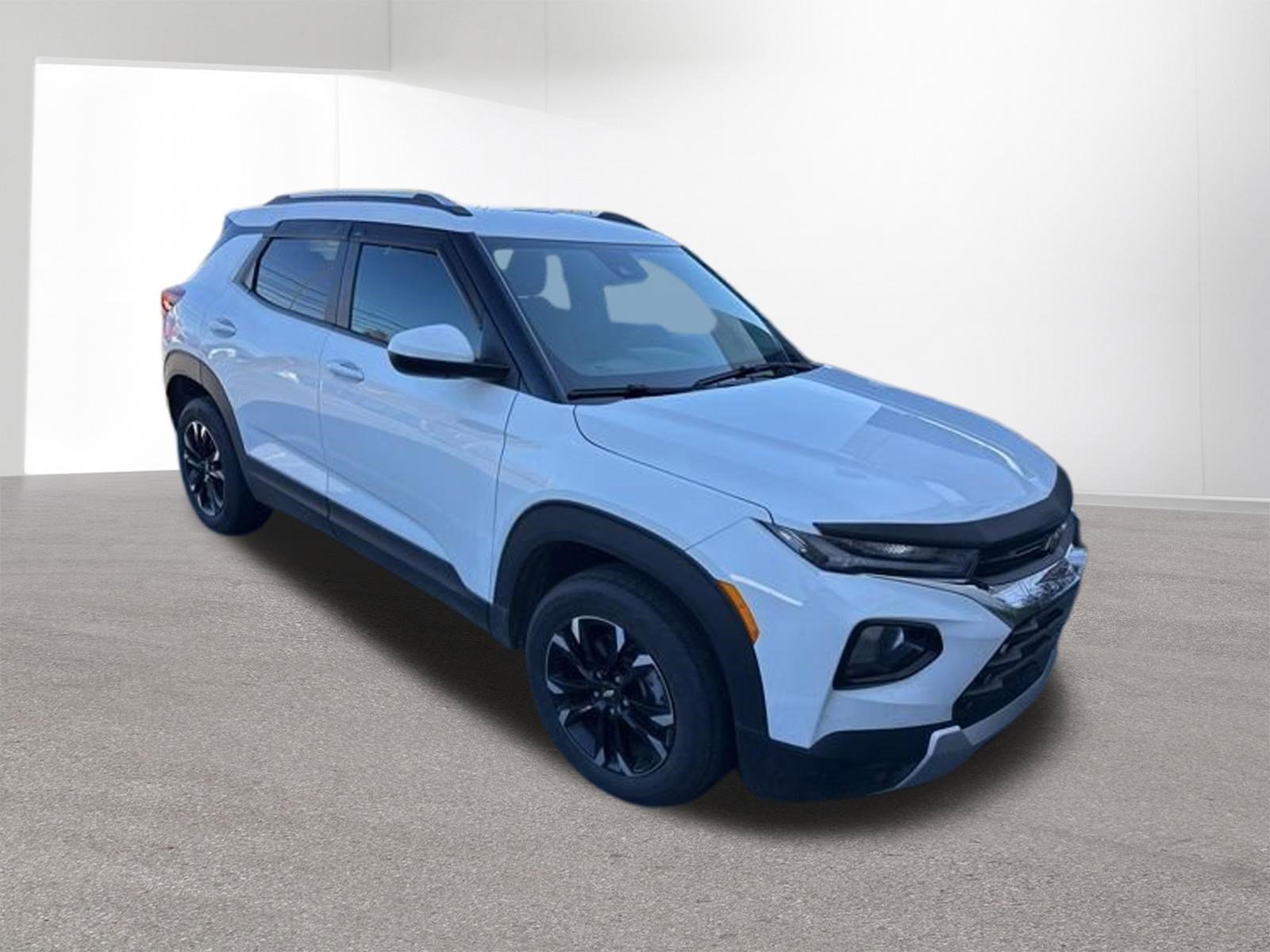 Used 2023 Chevrolet TrailBlazer LT w/ Convenience Package image 3