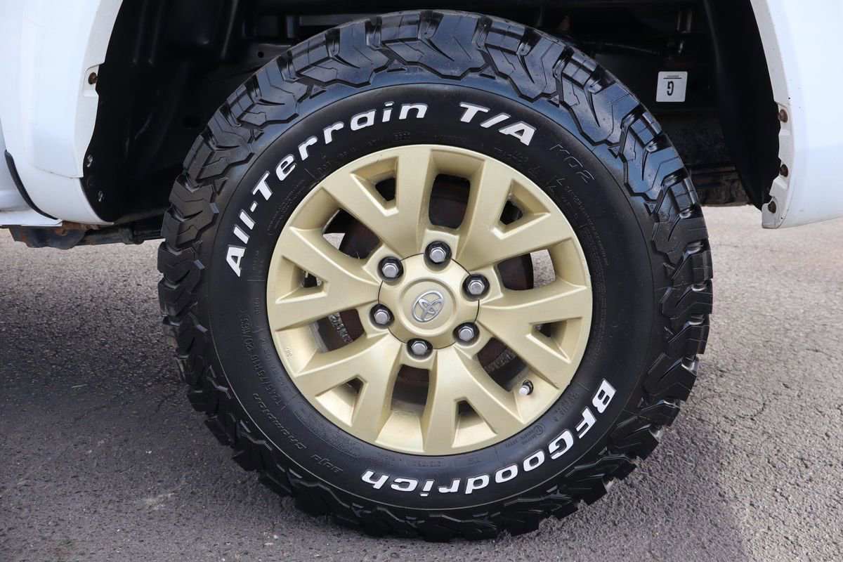 Used 2017 Toyota Tacoma SR5 w/ Tow Package image 42