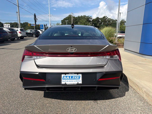 Used 2024 Hyundai Elantra Limited FWD image 6