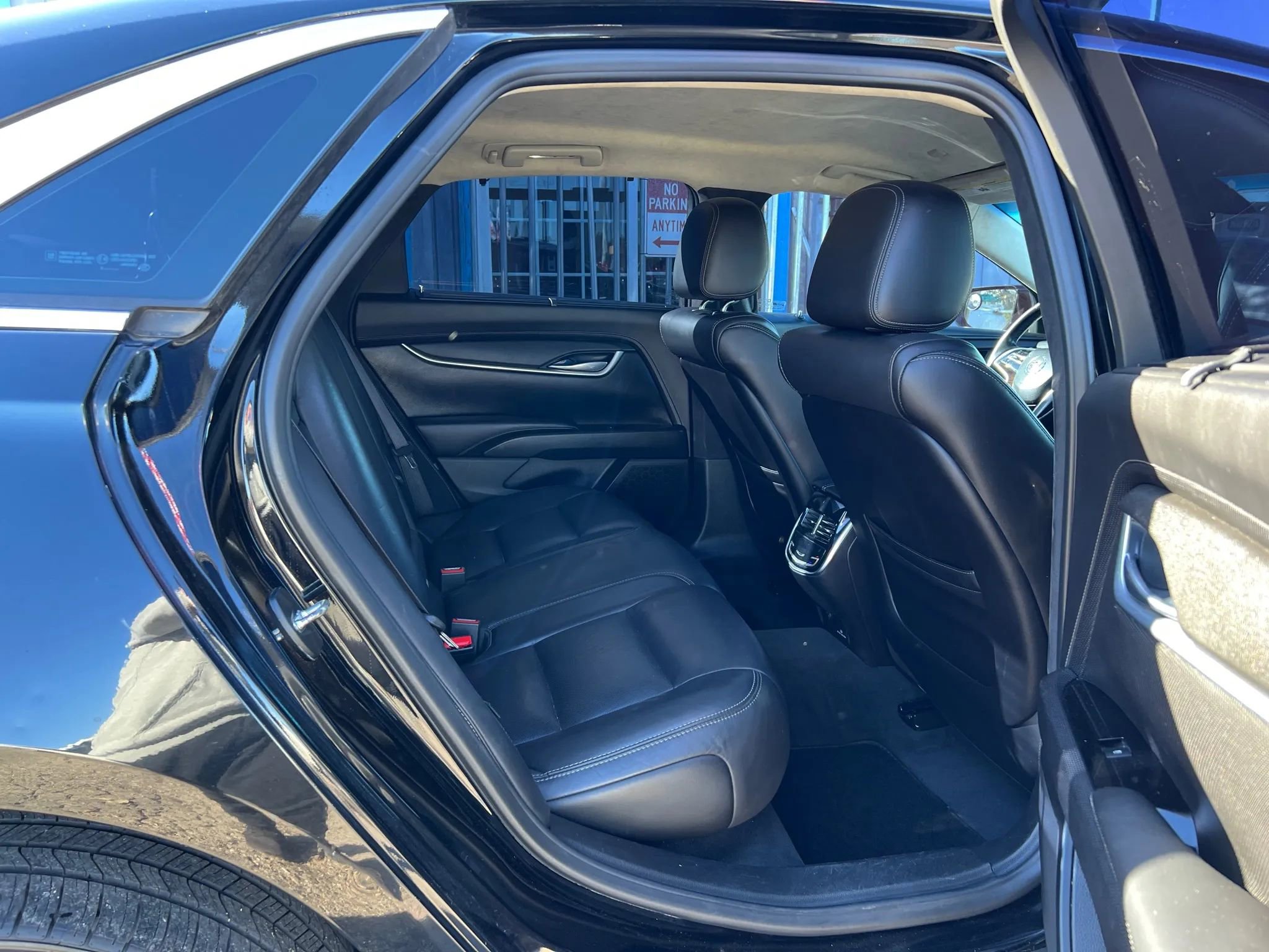 Used 2015 Cadillac XTS w/ Rear Seat Comfort Package FWD image 13