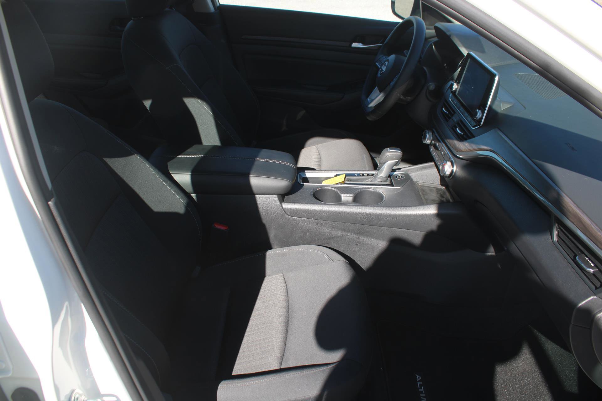 Used 2025 Nissan Altima 2.5 SV image 20