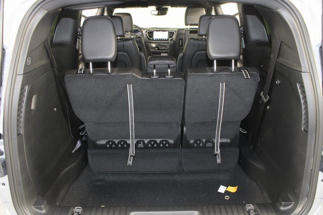 New 2026 Chrysler Pacifica Select image 21