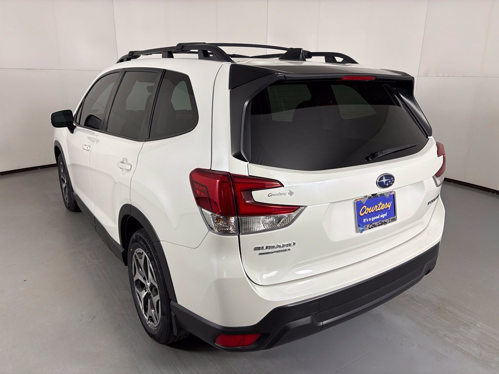 Used 2024 Subaru Forester Premium AWD/4WD image 6
