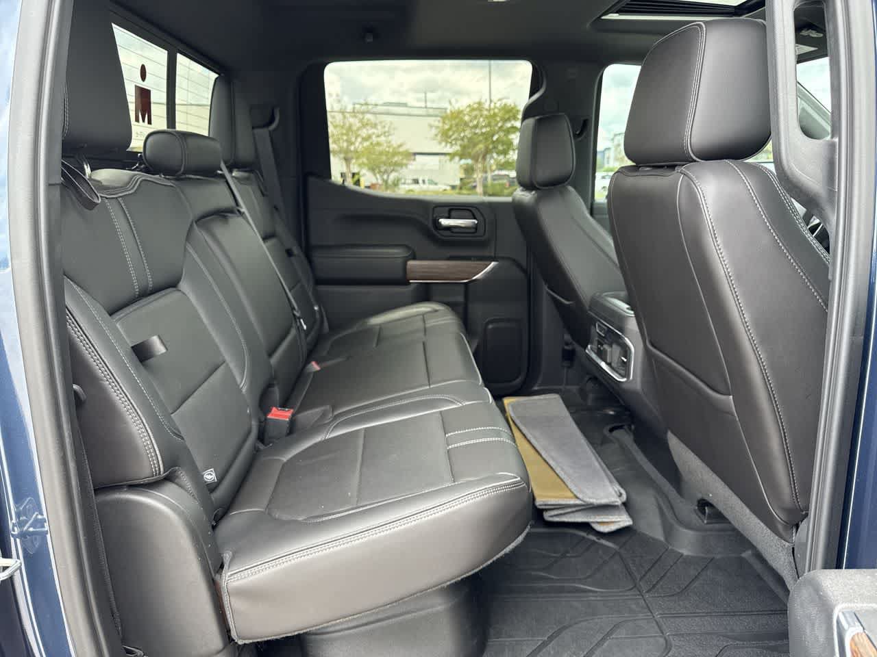 Used 2019 Chevrolet Silverado 1500 High Country w/ Technology Package RWD image 21