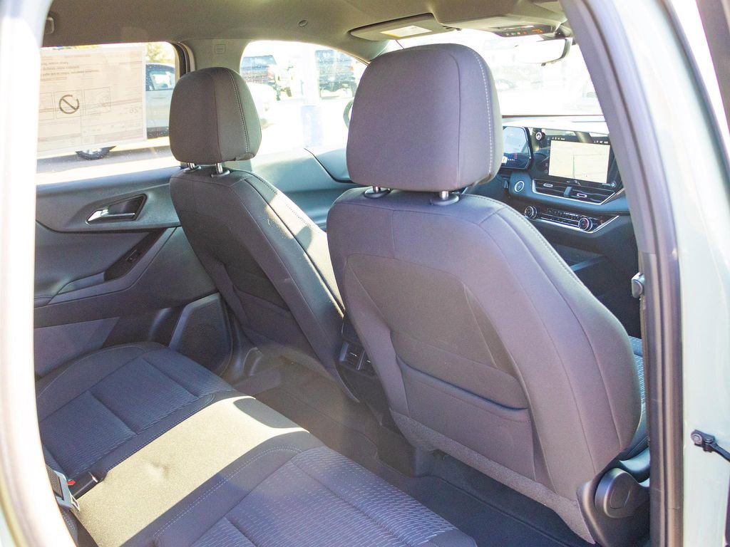 New 2025 Chevrolet Equinox LT w/ Safety and Technology Package image 16